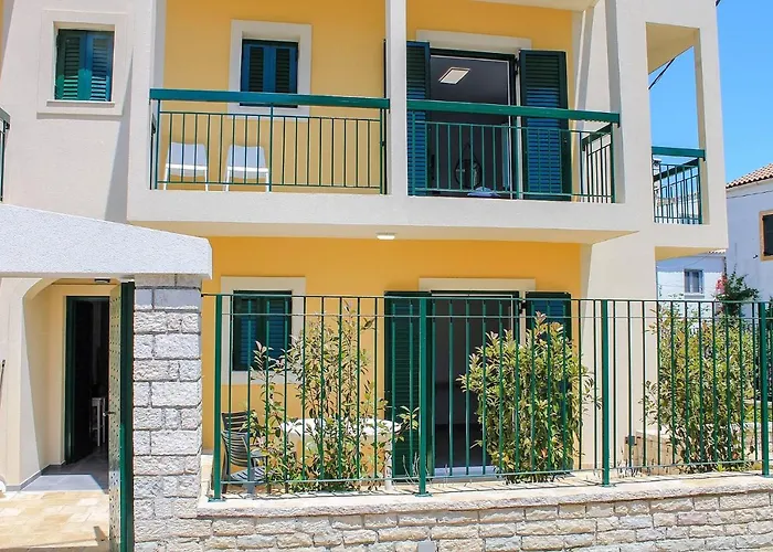 Wave Luxury Apartments